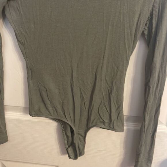 Guess Body Suit Size Xsmall EUC price firm - Picture 7 of 7